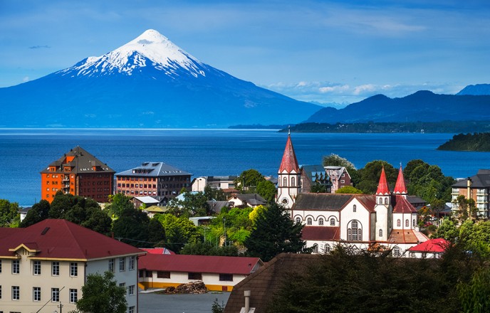 Puerto Varas, Chile_com o vulcão Osorno ao fundo.
